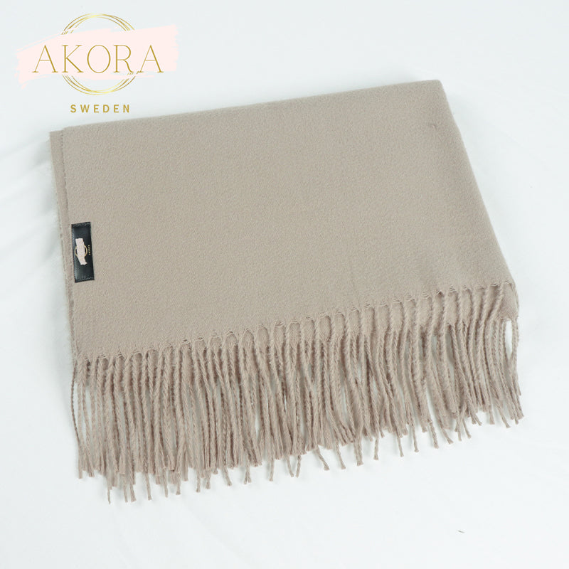 Akora-Winter scarf with tassels