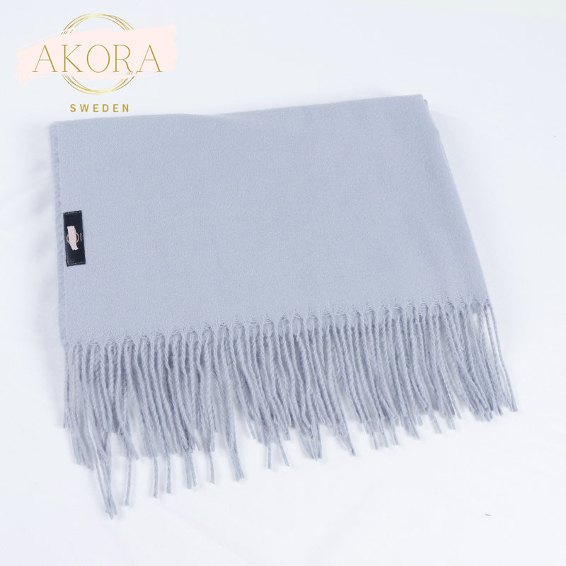 Akora-Winter scarf with tassels