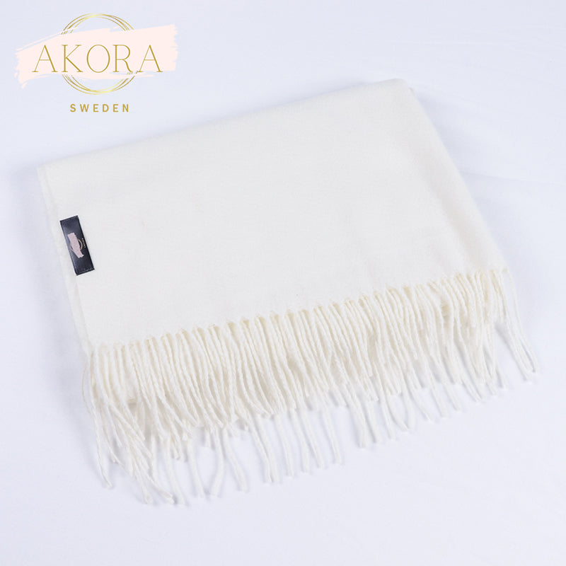 Akora-Winter scarf with tassels